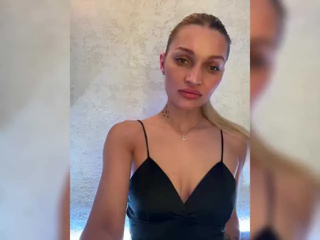 Live sex webcam photo for Manymoney1 #290782139