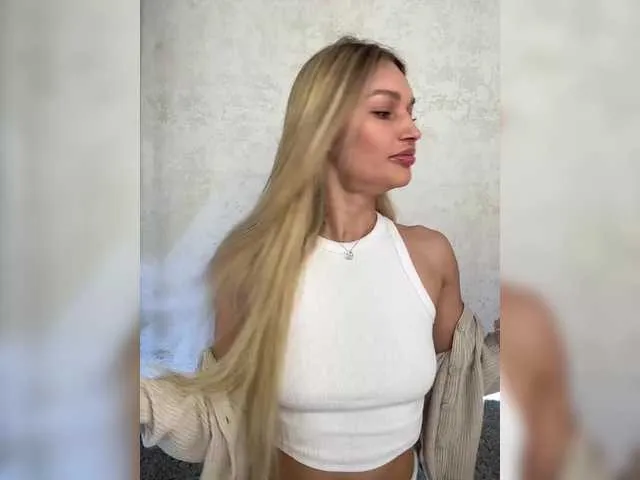 Live sex webcam photo for Manymoney1 #290901736