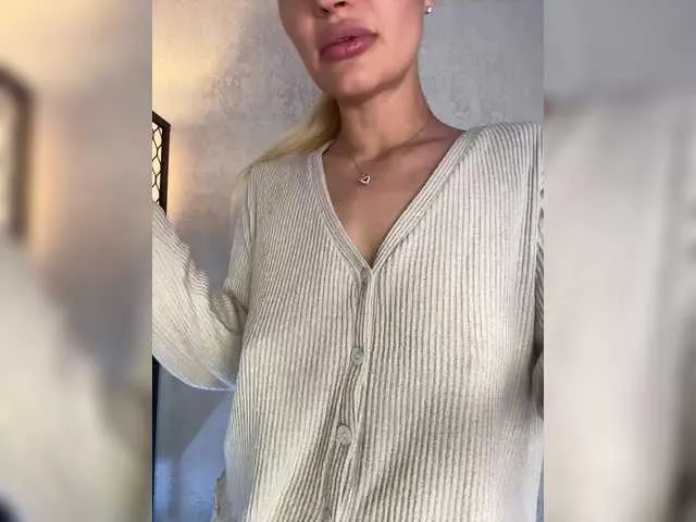 Live sex webcam photo for Manymoney1 #290919697