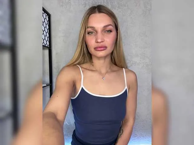 Live sex webcam photo for Manymoney1 #290960629