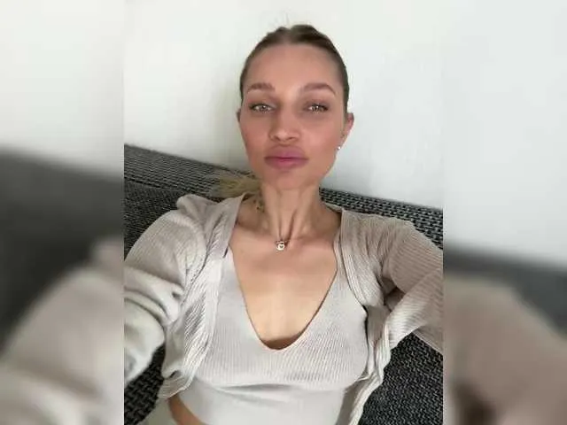 Live sex webcam photo for Manymoney1 #291091003