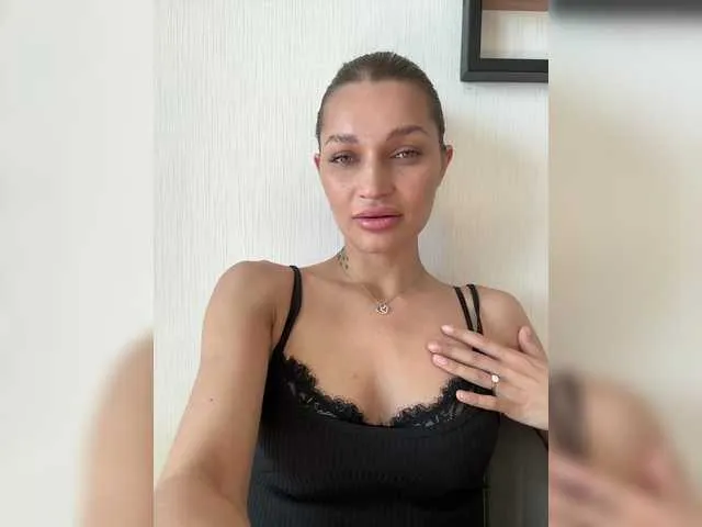 Live sex webcam photo for Manymoney1 #291231938