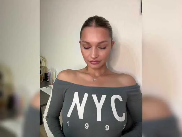 Live sex webcam photo for Manymoney1 #291441695
