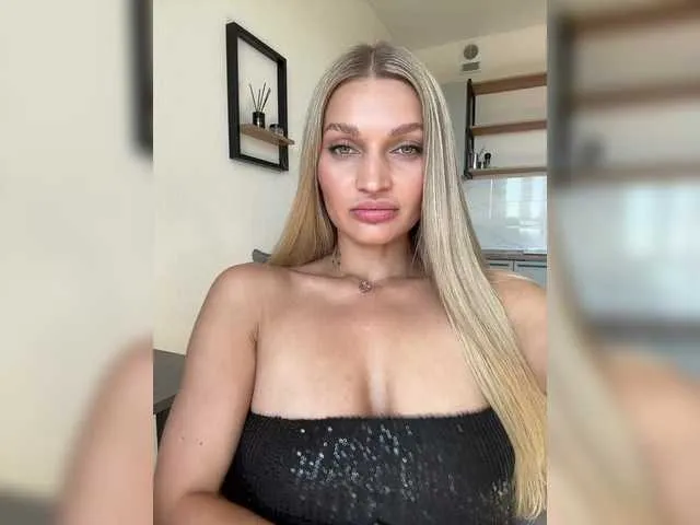 Live sex webcam photo for Manymoney1 #291494955