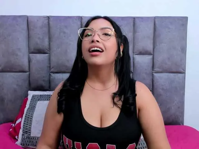 Live sex webcam photo for Mar6brown9 #290350316