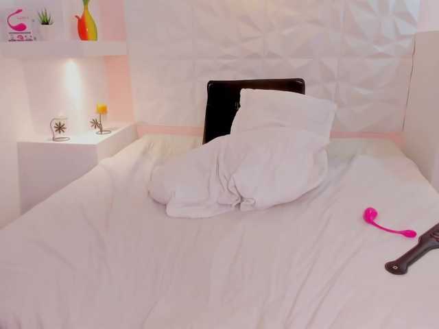 Live sex webcam photo for MarThompson #274495845