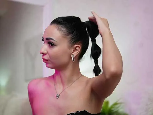Live sex webcam photo for MaraJolie #290625681