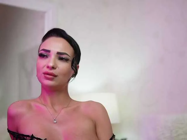 Live sex webcam photo for MaraJolie #291329039
