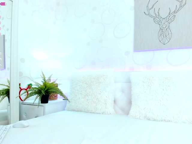 Live sex webcam photo for MaraMaxine #275737346