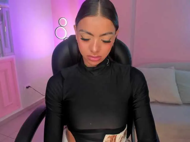 Live sex webcam photo for MaraRicci #291353458