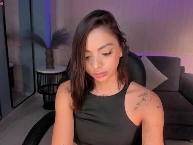 Live sex webcam photo for MaraRicci #291630691