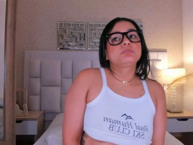 Live sex webcam photo for MaraaBach #276924687
