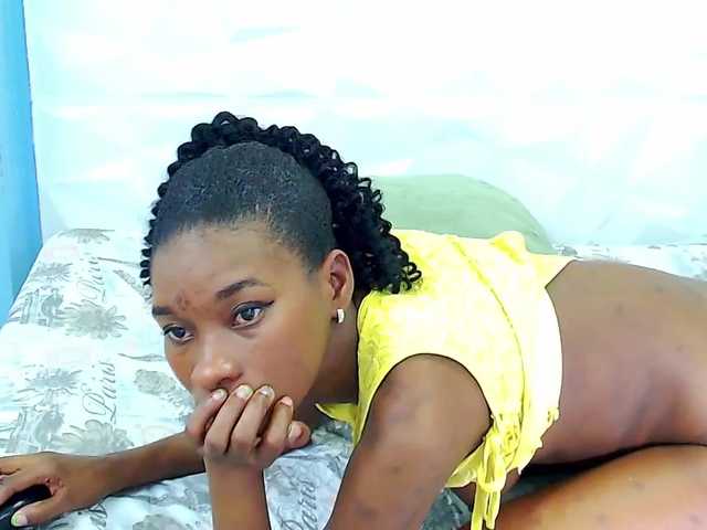 Live sex webcam photo for MarcelaDiiaz #273702266