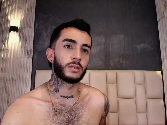 Live sex webcam photo for Marcelo-ruiz #293890931