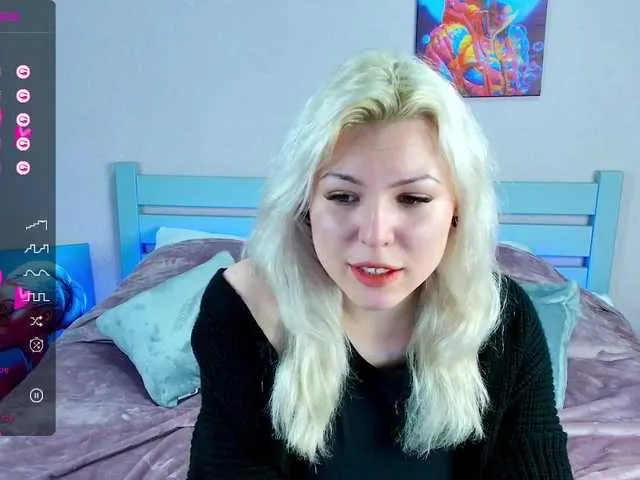 Live sex webcam photo for MarciMory #276254183