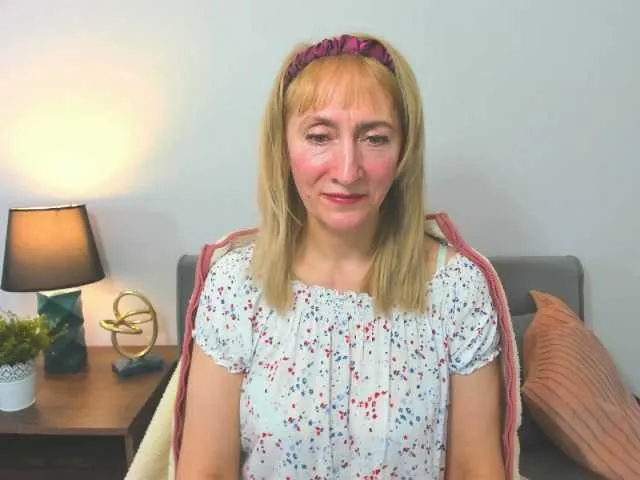 Live sex webcam photo for MargaretCherry #290453319