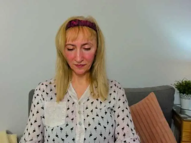 Live sex webcam photo for MargaretCherry #290595097