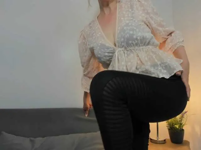 Live sex webcam photo for MargaretCherry #291301573