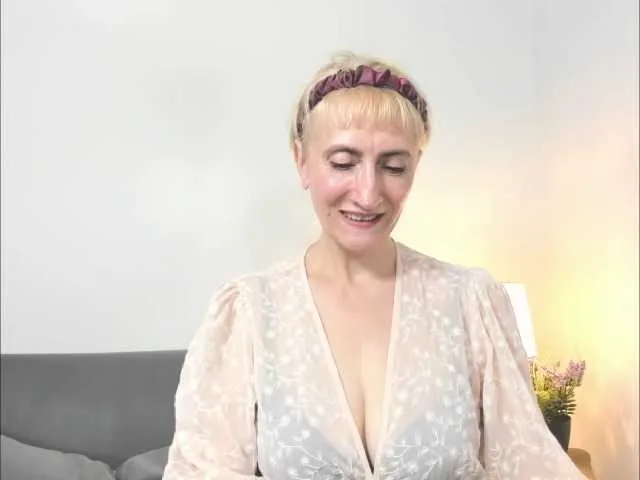 Live sex webcam photo for MargaretCherry #291441108