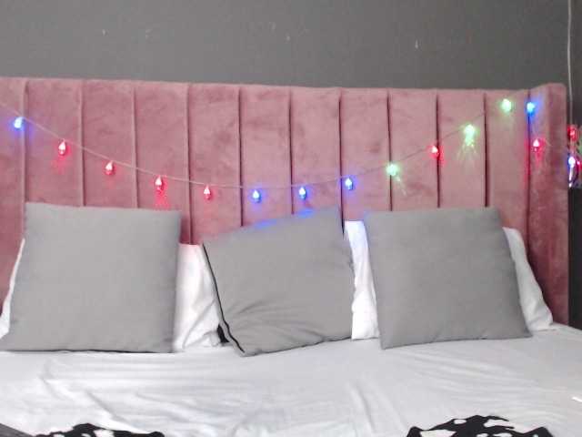 Live sex webcam photo for MargaretMiler #276226103