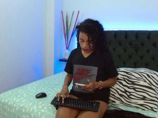 Live sex webcam photo for MargaretSuni #274297312