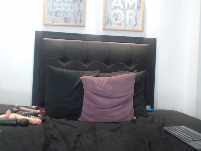 Live sex webcam photo for Margaretmilff #275689325