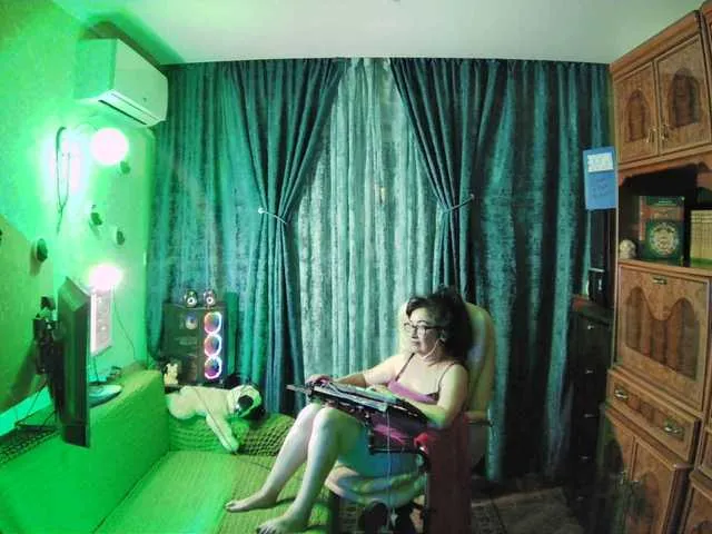 Live sex webcam photo for Margarita33 #291989193