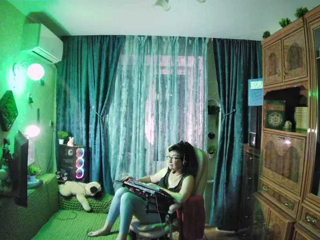 Live sex webcam photo for Margarita33 #292021901