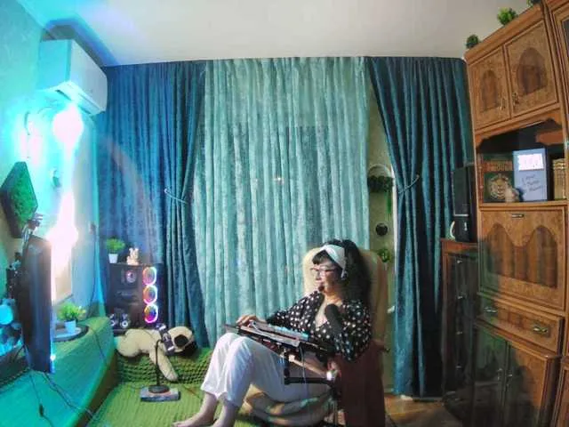 Live sex webcam photo for Margarita33 #292035779