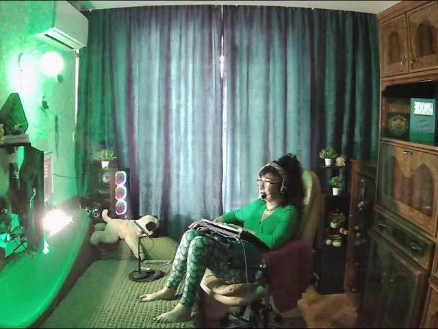 Live sex webcam photo for Margarita33 #292143003