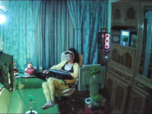 Live sex webcam photo for Margarita33 #292393448