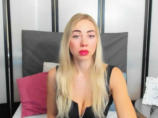 Live sex webcam photo for MargaritaModel #290900936