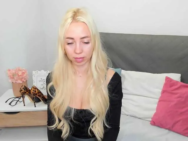 Live sex webcam photo for MargaritaModel #291075428