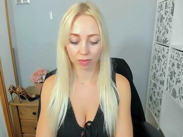 Live sex webcam photo for MargaritaModel #291887425