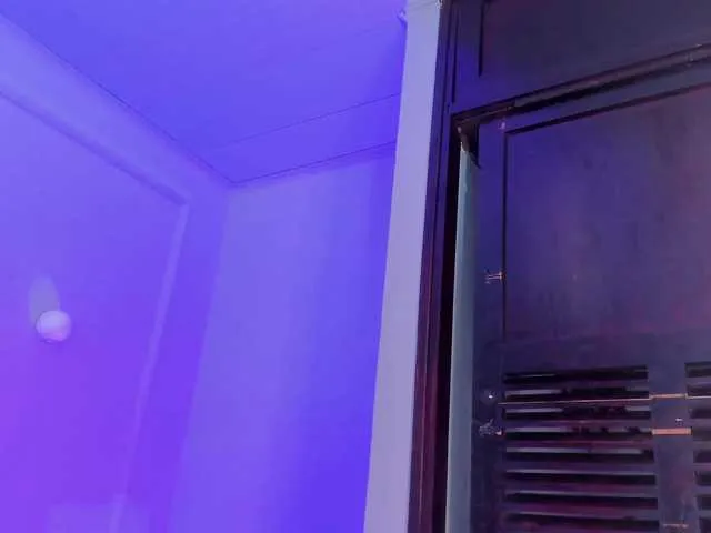 Live sex webcam photo for Margot- #291249646