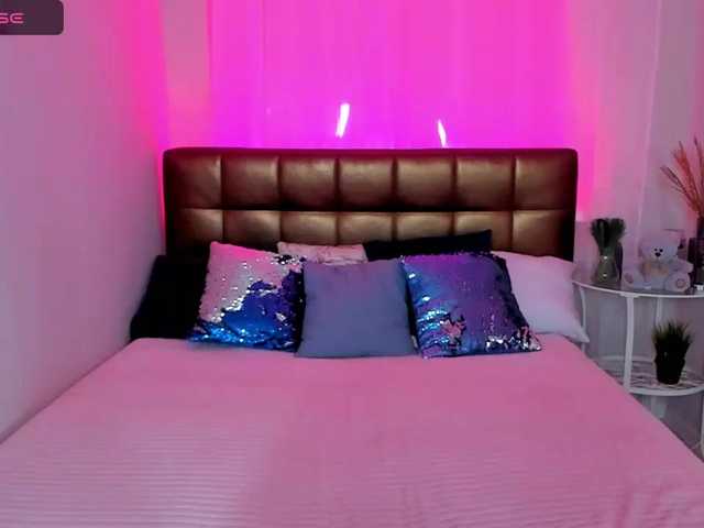 Live sex webcam photo for Margot20 #276573617