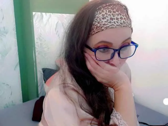 Live sex webcam photo for MargothClain #273810412