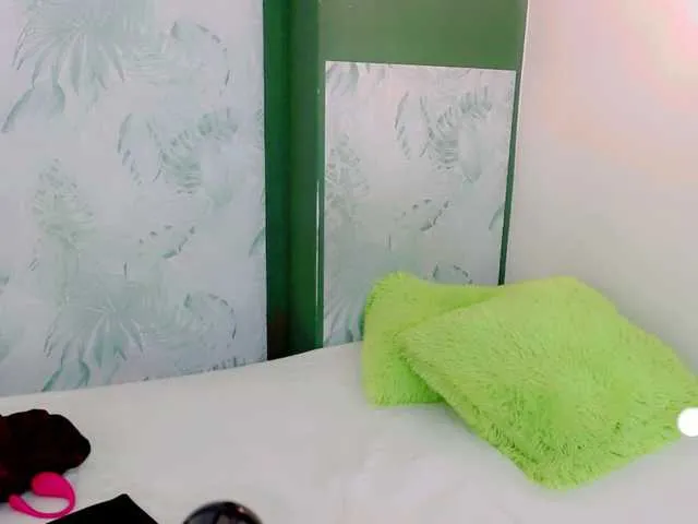Live sex webcam photo for MargothClain #273974052