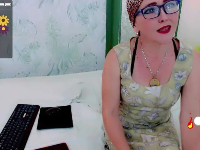 Live sex webcam photo for MargothClain #274243608