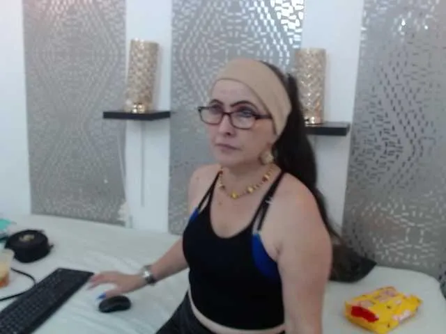 Live sex webcam photo for MargothClain #275537796