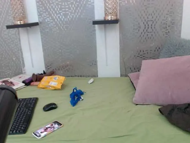 Live sex webcam photo for MargothClain #275853910