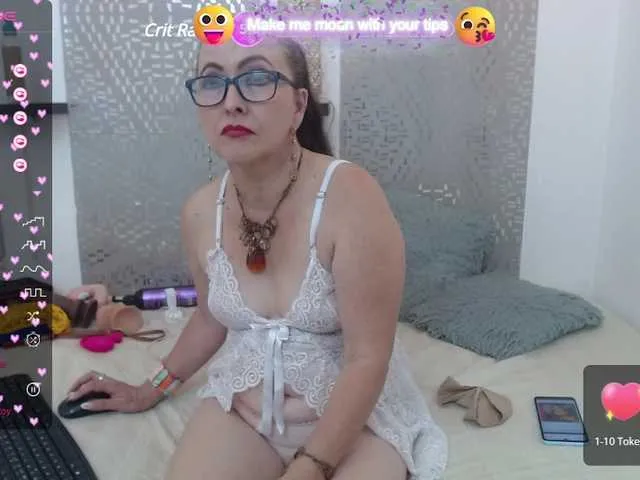 Live sex webcam photo for MargothClain #276287955
