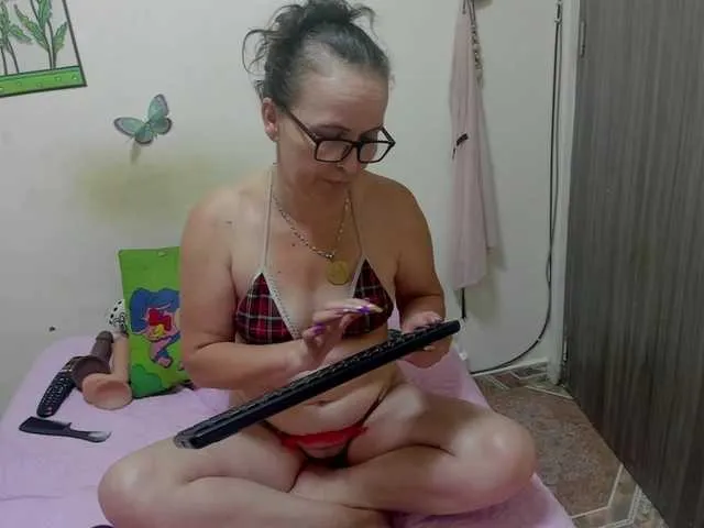 Live sex webcam photo for MargothClain #277319994