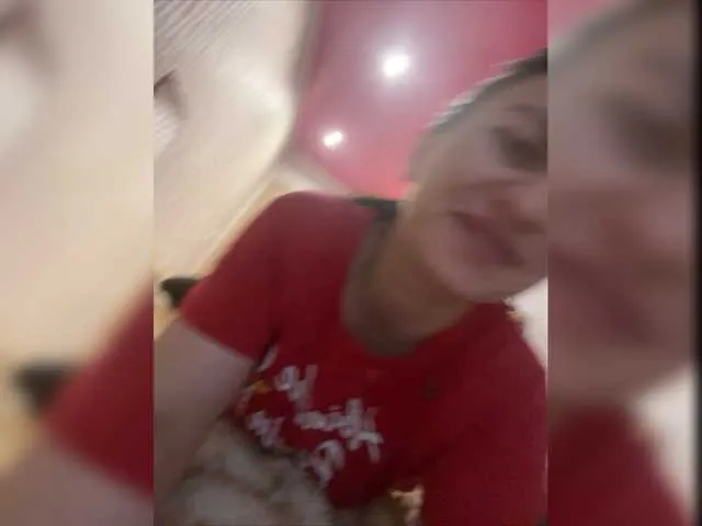 Live sex webcam photo for Mari-17 #276717590