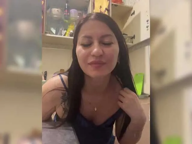 Live sex webcam photo for Mari-17 #290817753