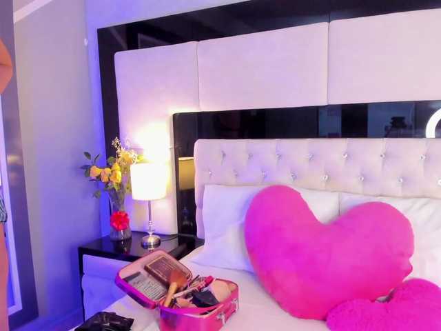 Live sex webcam photo for Maria-Angel- #274269434
