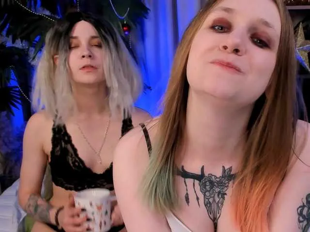 Live sex webcam photo for MariaEmily #271807710