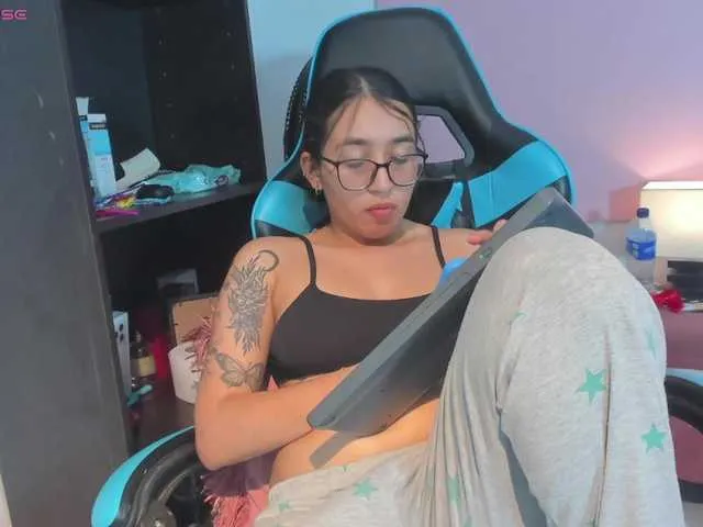 Live sex webcam photo for MariaFoxx #294192460