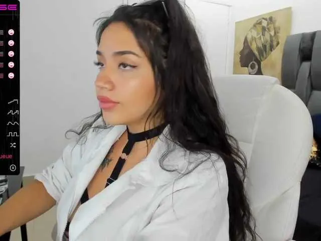 Live sex webcam photo for MariaMendez #272763785