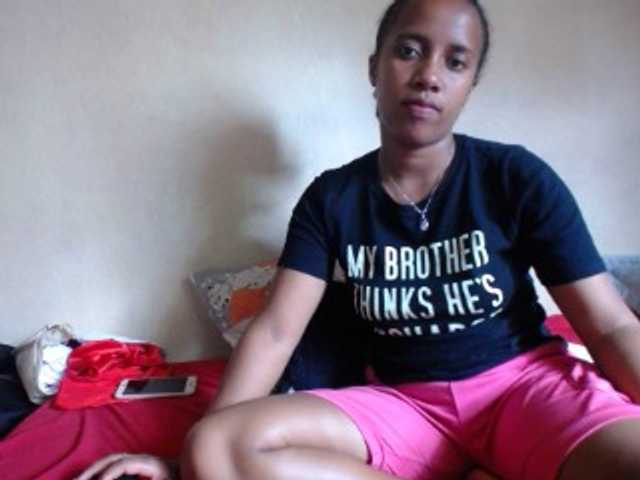 Live sex webcam photo for Mariahchaude #272641595